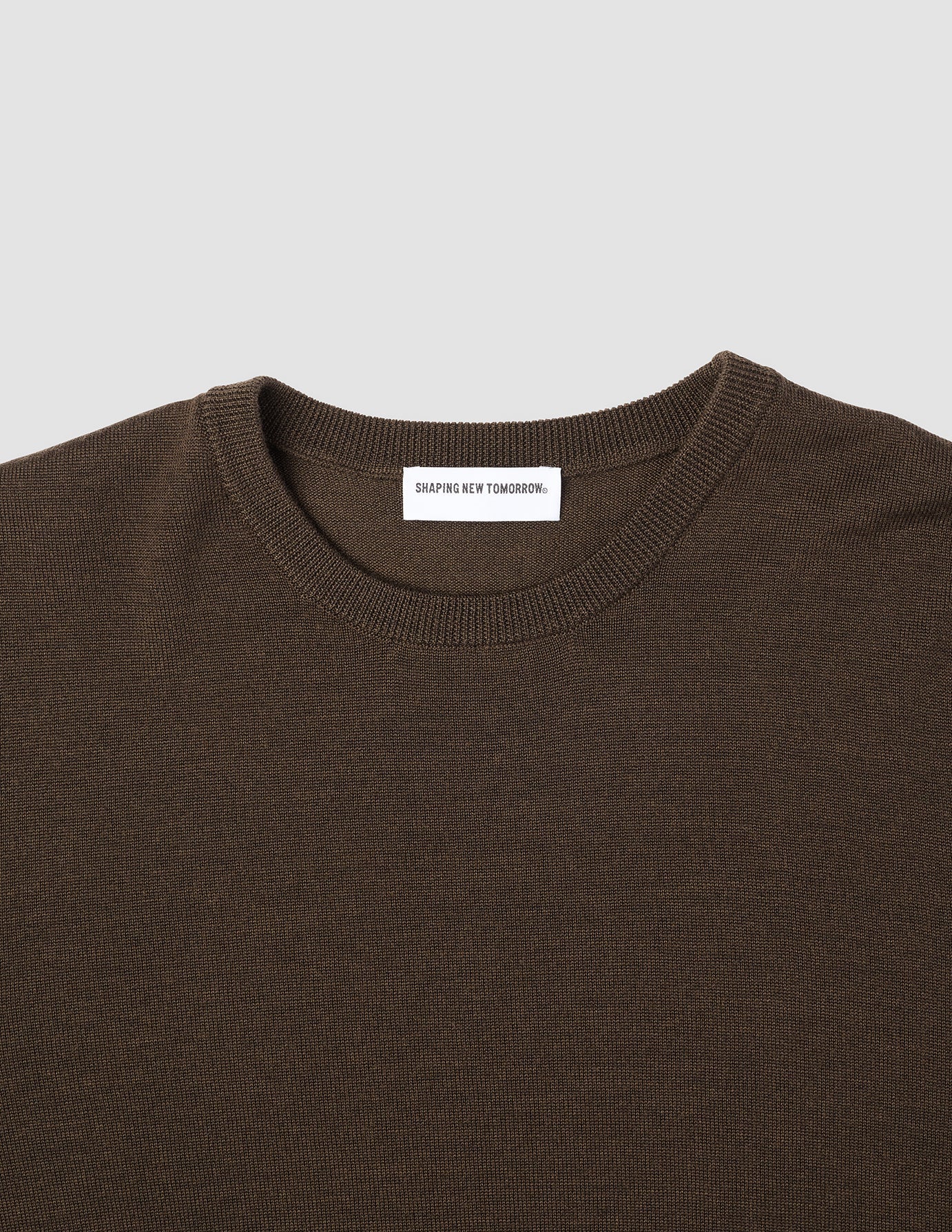 Seamless Premium Merino Knit Crewneck Saddle Brown